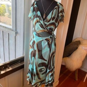 Diane Von Furstenburg Elegant Multicolor, Chiffon Wrap Dress